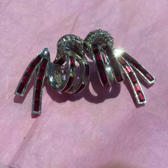 💍 Ruby Red Gemstone Gem Stone Boucher Vintage Clip On Earrings Signed 💗 - Picture 2 of 10